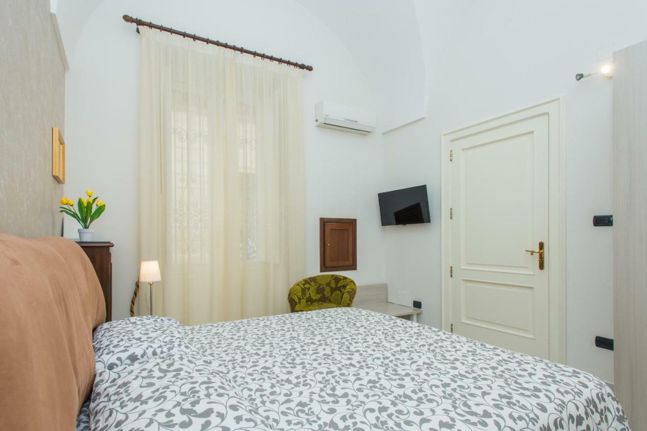 Il Garbino Suite And Apartment Lecce Exterior foto