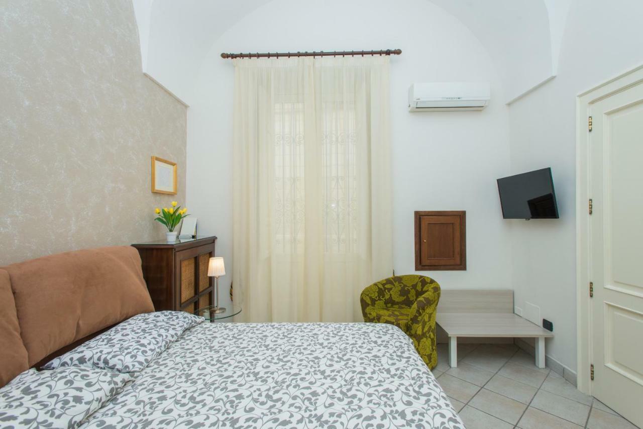 Il Garbino Suite And Apartment Lecce Exterior foto