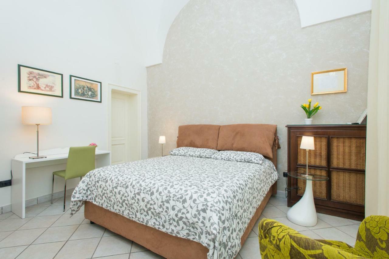 Il Garbino Suite And Apartment Lecce Exterior foto