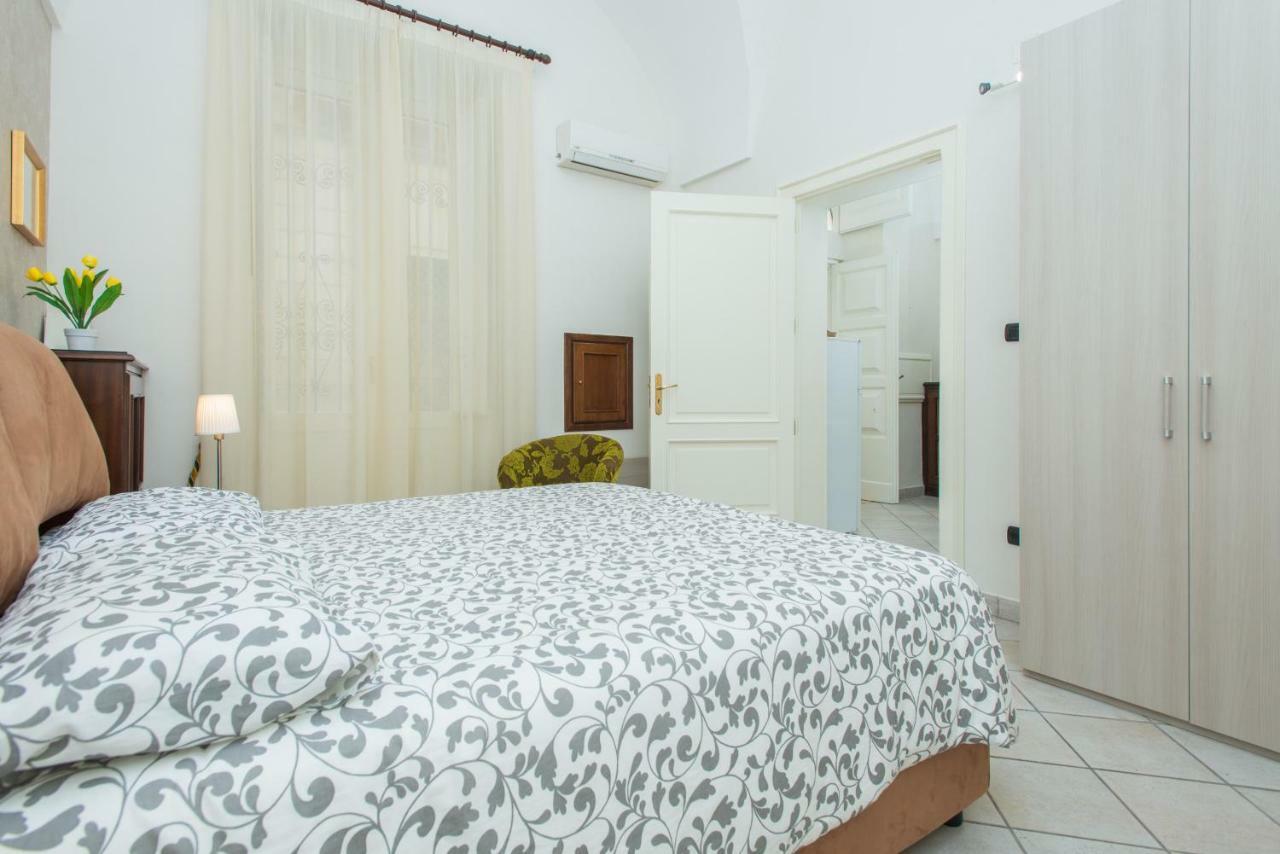 Il Garbino Suite And Apartment Lecce Exterior foto